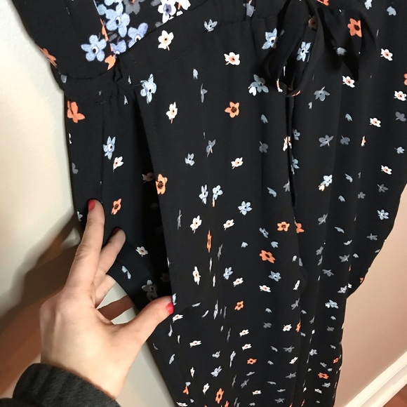 •NWOT• Ann Taylor LOFT Bouquet Toss Jumpsuit M - Picture 6 of 8